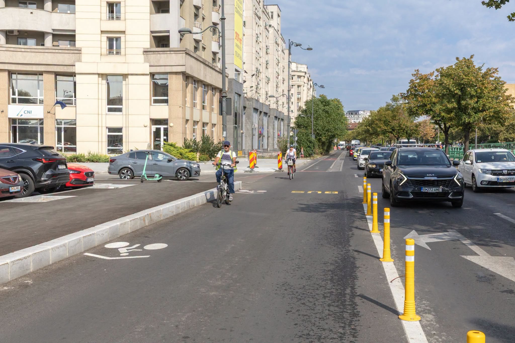 Banda comună este pe Splaiul Independenţei, chiar în dreptul parcării recent amenajate de Primăria Municipiului București