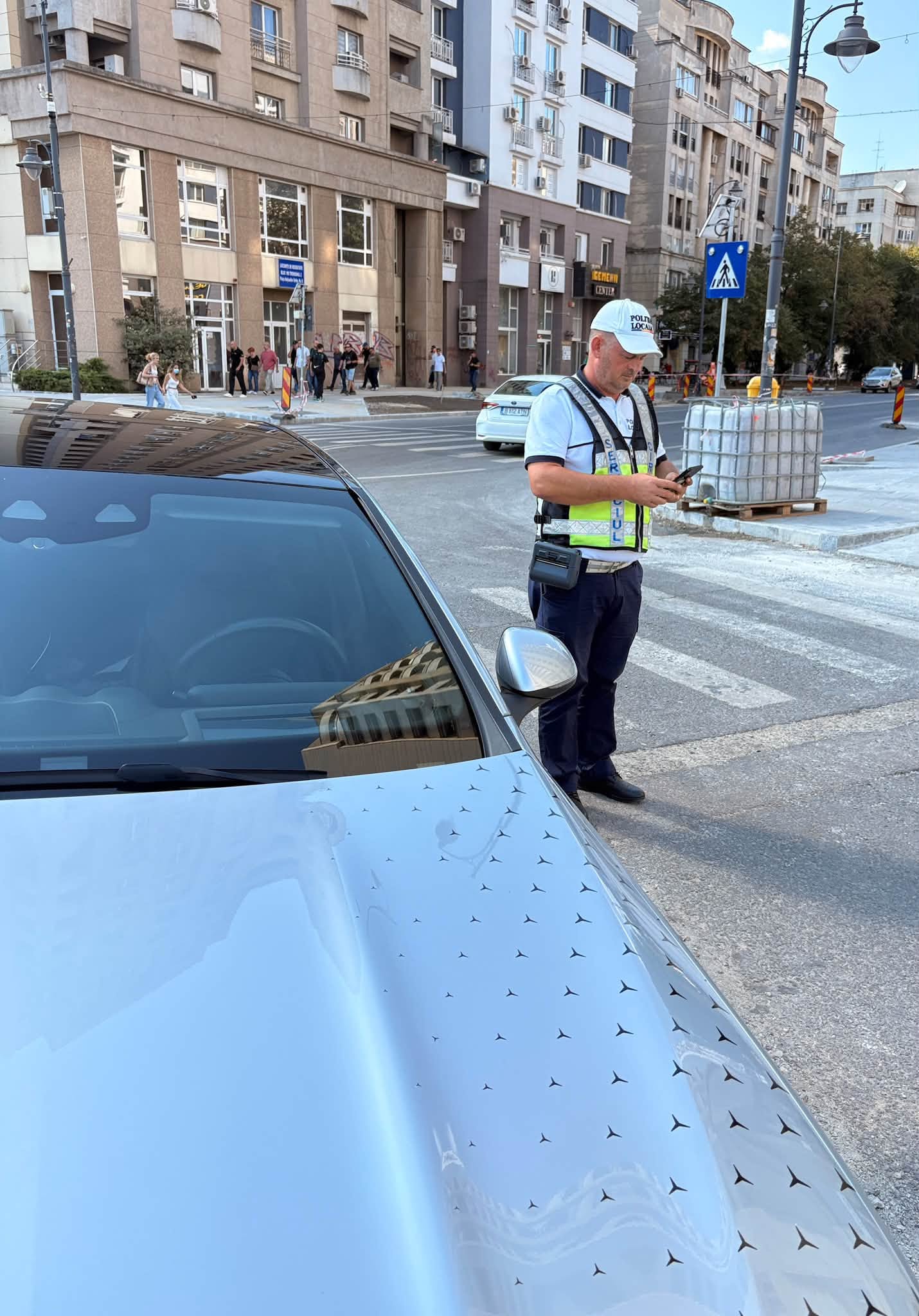 De la începutul lunii septembrie au fost aplicate amenzi în valoare totală de aproape 28.000 de lei pentru șoferii care au parcat pe trecerile de pietoni