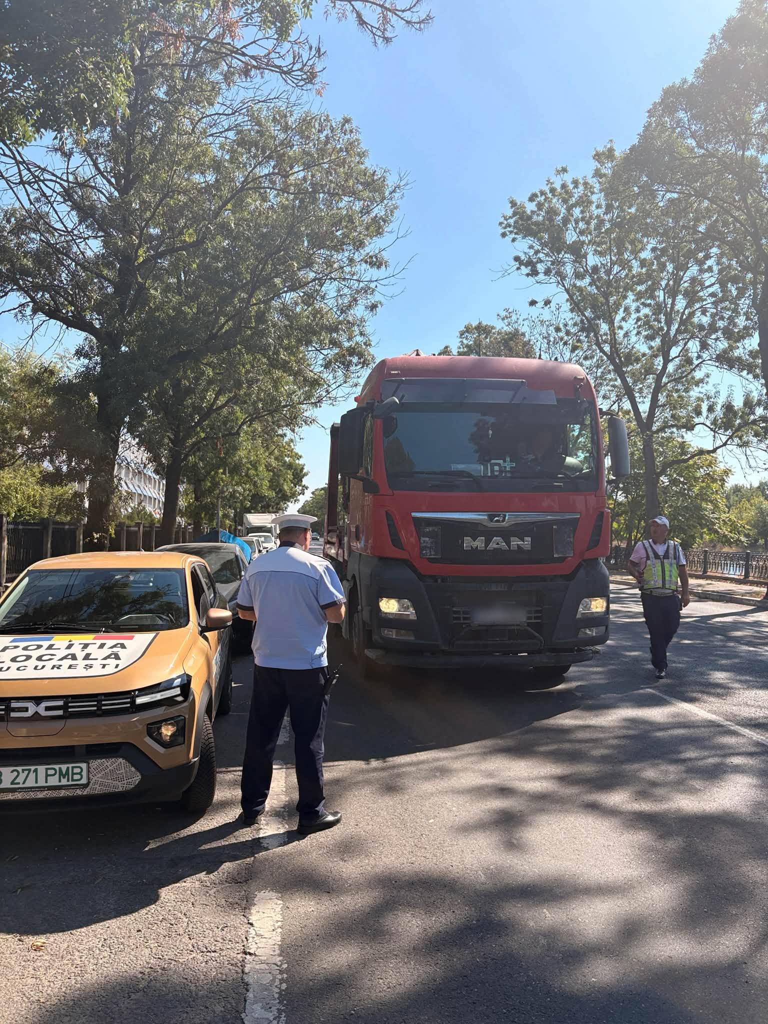 Restricțiile de circulație a mașinilor de mare tonaj sunt impuse pentru a proteja drumurile, dar și pentru siguranța traficului și prevenirea ambuteiajelor