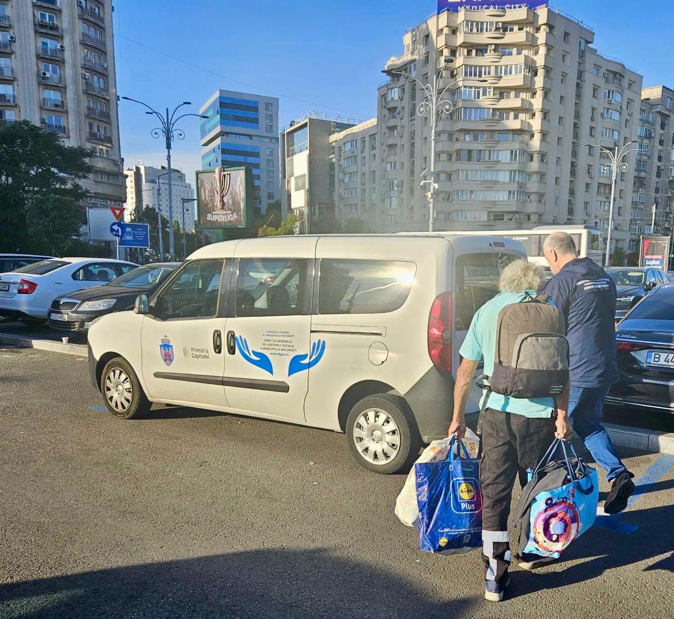 Dacă observați persoane fără adăpost care au nevoie de sprijin, sunați-ne: 021/9752